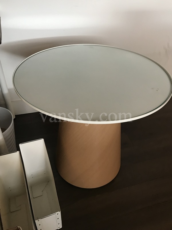 180716162126_Steel Case Round Small Table.JPG